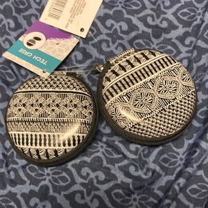 Black and White Patterned Tech Case